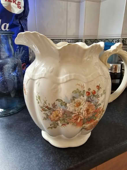 Photo of free Large vase (Flitwick) #1