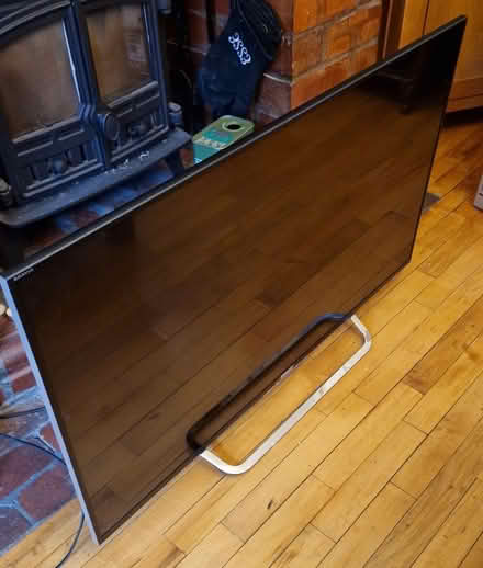 Photo of free Sony Bravia TV - spares / Repair (Manston LS15) #3