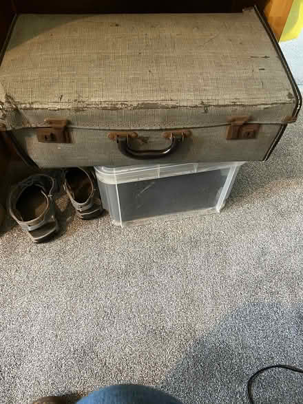 Photo of free Vintage suitcase (Cromford) #3
