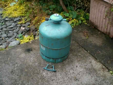 Photo of free CampingGaz cylinder and regulator (Telford TF4) #1