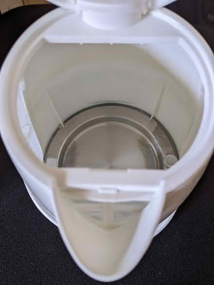 Photo of free kettle (batchworth HA6) #3