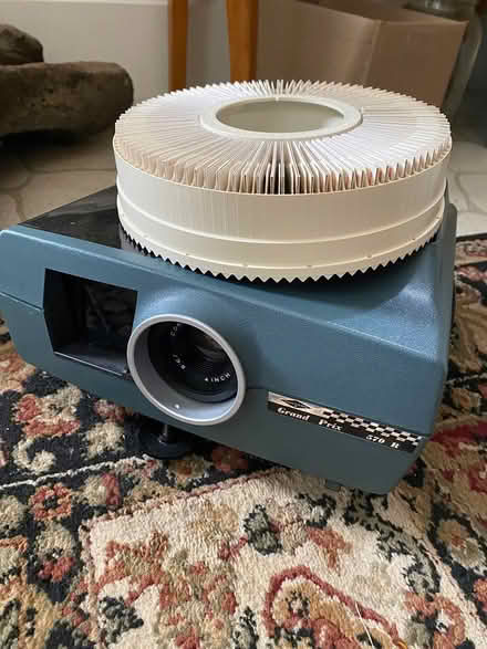Photo of free Slide projector (Eureka) #1