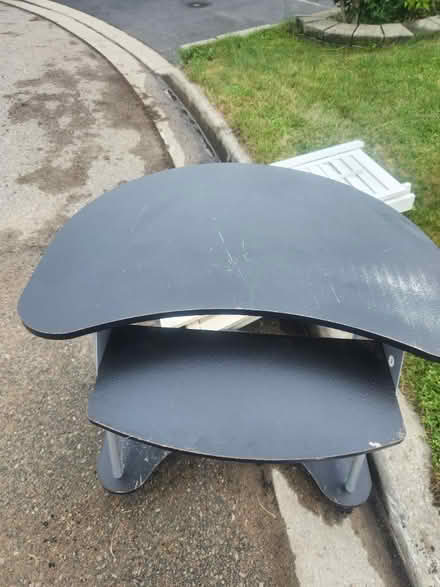 Photo of free Computer table (Preferably East Toronto) #1