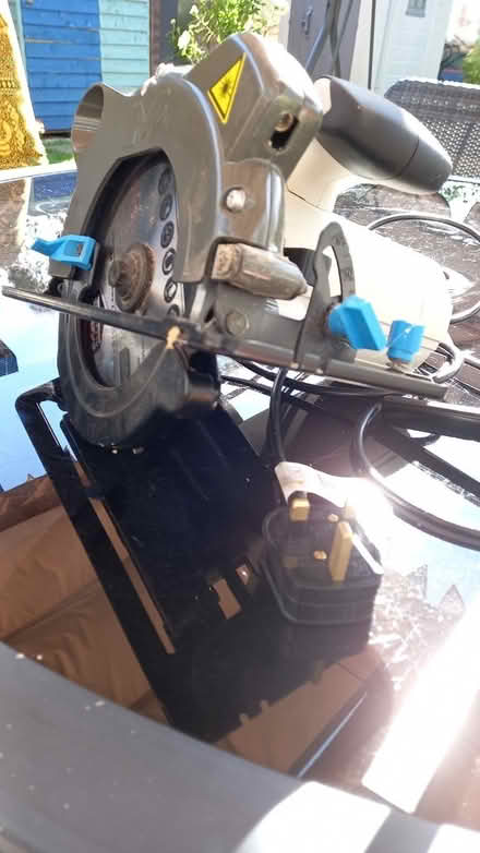 Photo of free Electric saw (Curbridge OX29) #1
