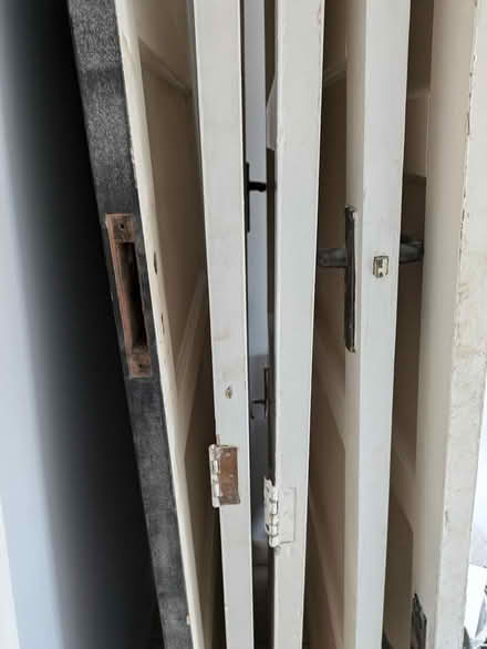 Photo of free 1960s shaker style doors x5 (CH66) #1