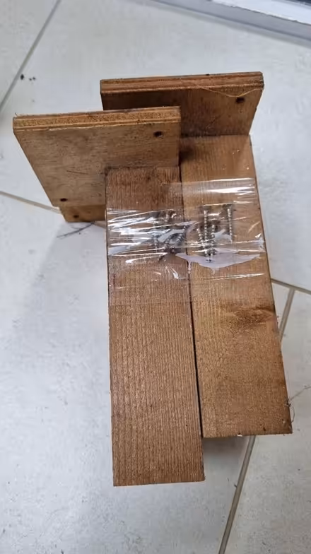 Photo of free Legs to guinea pig/rabbit hutch (Letchworth Garden City) #1