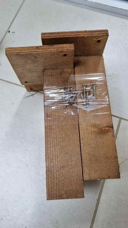 Photo of free Legs to guinea pig/rabbit hutch (Letchworth Garden City) #1