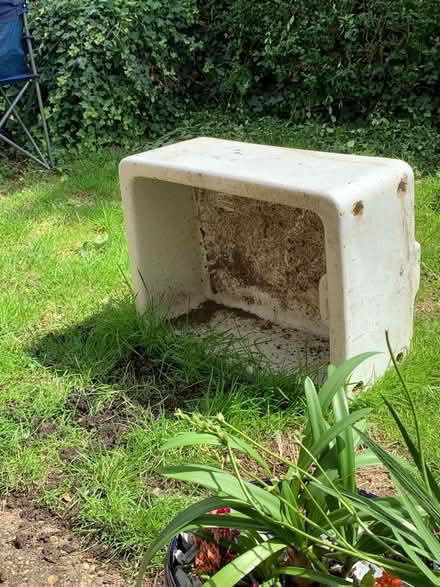 Photo of free White Belfast sink (Windsor) #1