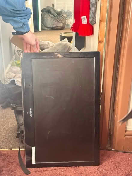 Photo of free tv for parts (BR7)