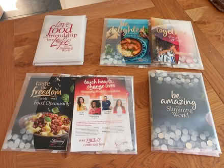 Photo of free Slimming world books (Welwyn, Oaklands. AL6) #1