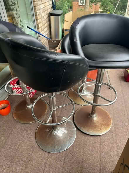 Photo of free High stools and table (East Dulwich) #2