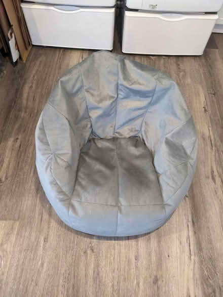 Photo of free Two bean bags (need deep cleaning) (San Mateo Knolls) #1