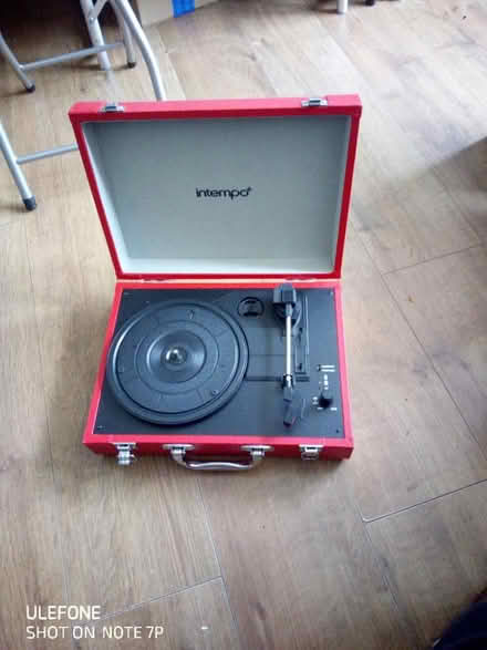 Photo of free vynil turntable (Chingford E4) #1
