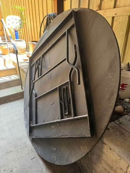 Photo of free 6 foot round folding table (Bloomingdale) #2