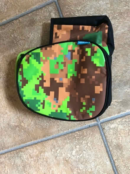 Photo of free Minecraft lunch box bag (WIbsey) #1