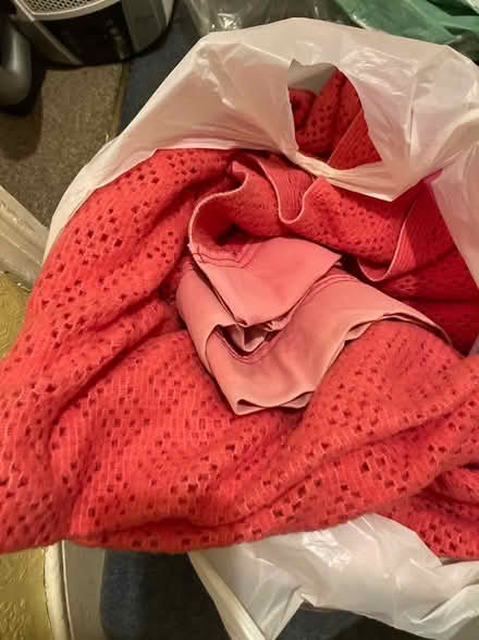 Photo of free Double blanket, 2 single duvets (E5 UpperClapton) #1