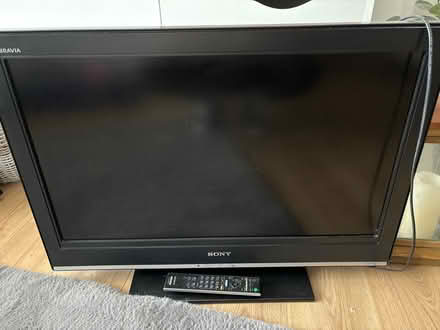 Photo of free 32 inch tv (BA14) #1