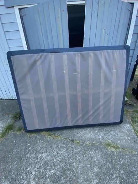 Photo of free Queen Bed (Wallingford-U) (Wallingford-University) #2