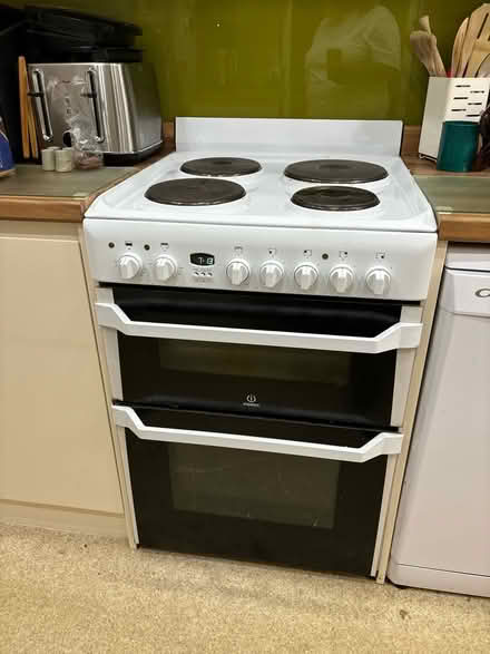 Photo of free Electric cooker (Pound hill south RH10) #1