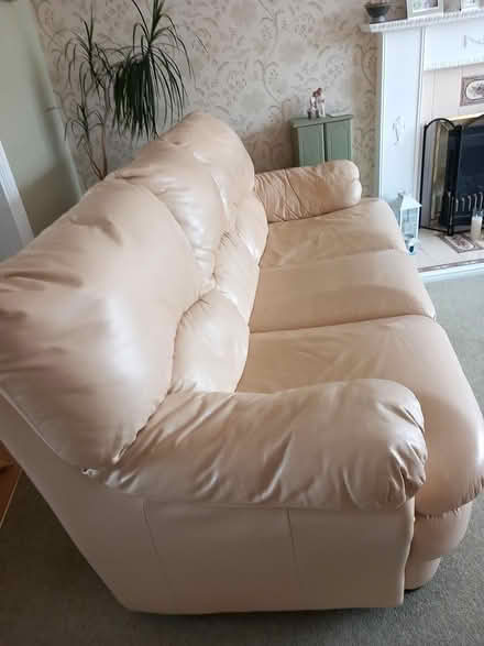 Photo of free 3 seater leather sofa (Rothwell NN14) #2
