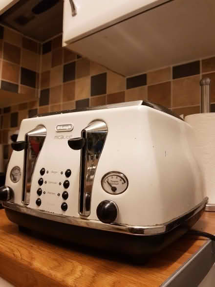 Photo of free DeLonghi micalite 4 slice toaster (Abington) #1