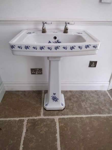 Photo of free Decorative Victorian style sink (Handbridge CH1) #1