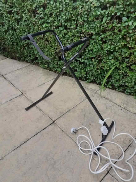 Photo of free electric keyboard stand (Kelvindale G12) #1
