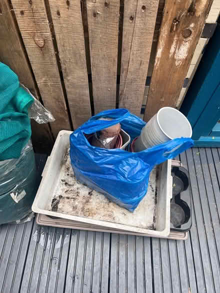 Photo of free Garden pots and netting (Grays RM17) #2
