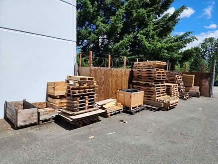 Photo of free Pallets / wood crates (Lynnwood) #1