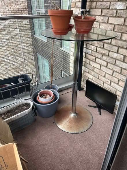Photo of free High stools and table (East Dulwich) #3