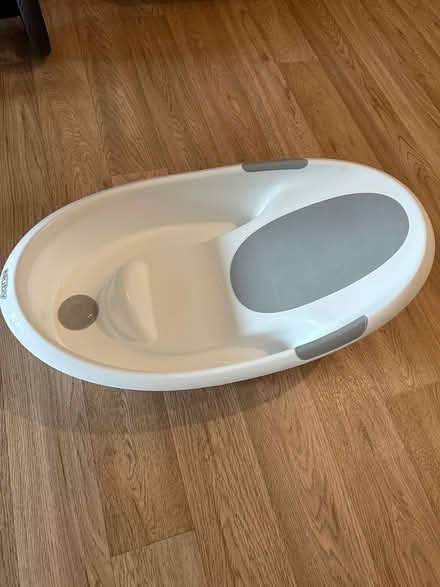 Photo of free Baby bath (E6) #2