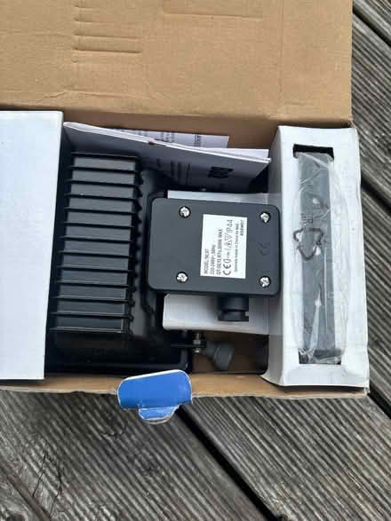 Photo of free PIR floodlight (Downley HP13) #2