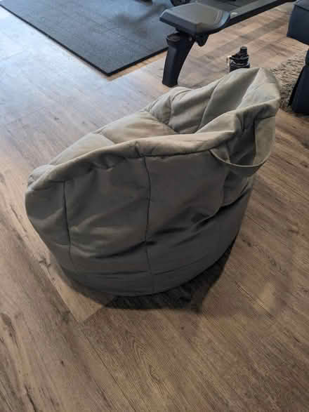 Photo of free Two bean bags (need deep cleaning) (San Mateo Knolls) #2
