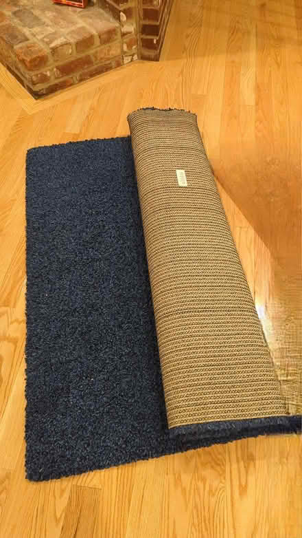 Photo of free Area rug (Olney - Olney ES) #1