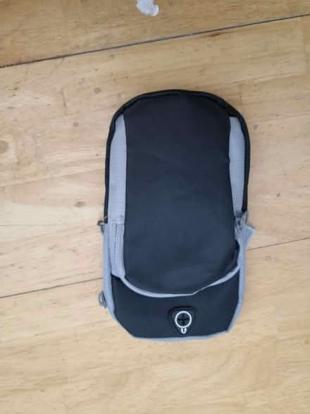 Photo of free Runners pouch (Basildon SS13) #1