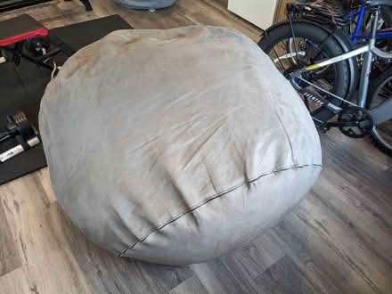 Photo of free Two bean bags (need deep cleaning) (San Mateo Knolls) #4
