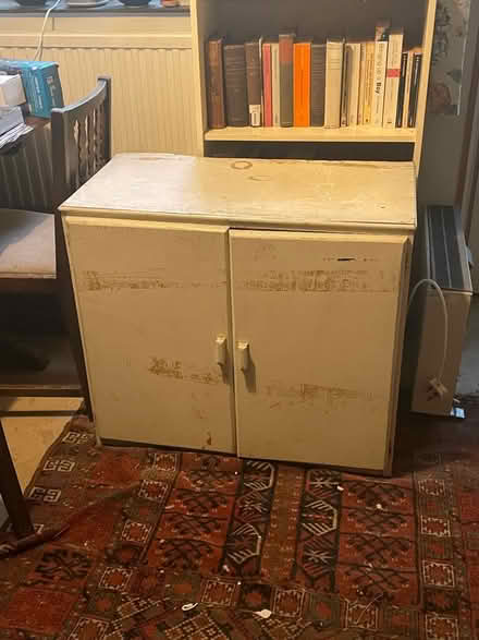 Photo of free Chest of drawers (SW11 near Battersea Park Road) #1