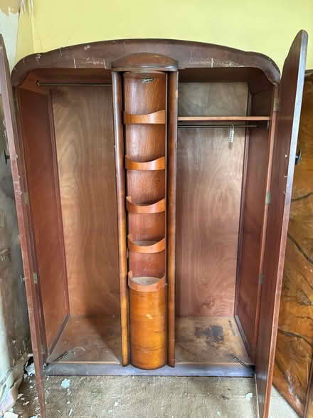 Photo of free Large wardrobe (N14 4QN) #1