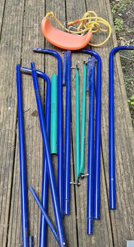 Photo of free Childs swing (GU14) #1