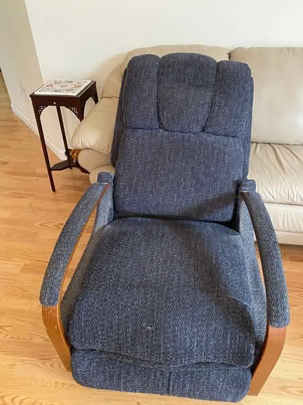 Photo of free La-z-boy recliner (Lea hill, Auburn) #1