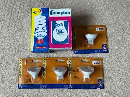 Photo of free 4 x 12v led bulbs + lamps (Sheet GU31) #1