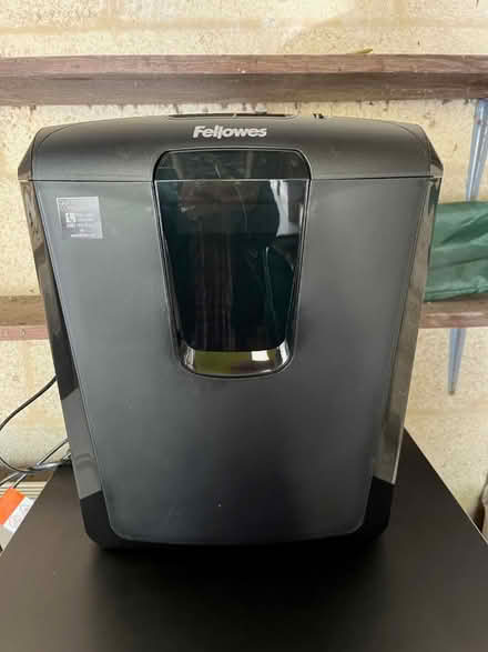 Photo of free paper shredder (Stroud GL5) #1