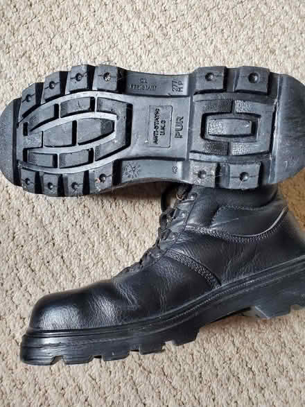 Photo of free Work Boots (Purley on Thames RG31) #2
