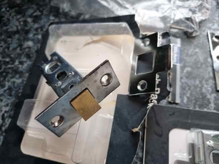 Photo of free Wickes Door Hinge & Latch Sets 9 Hinges 3 Latches Newish (Woosehill RG41) #4