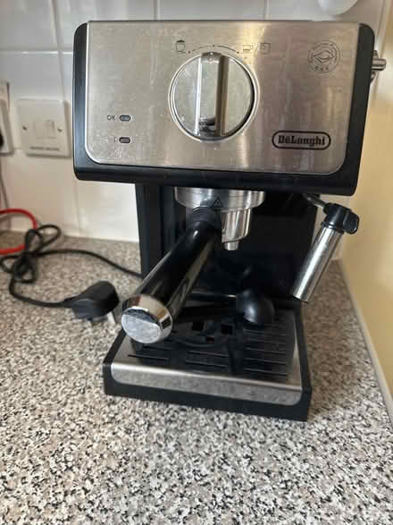 Photo of free DeLonghi coffee machine (Staines TW18) #1