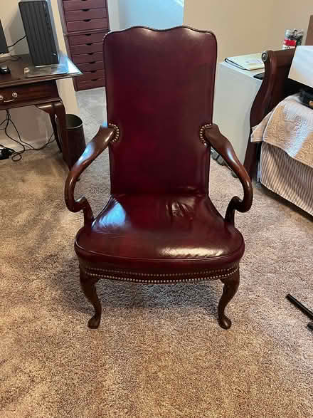 Photo of free One leather armchair (Roswell) #1