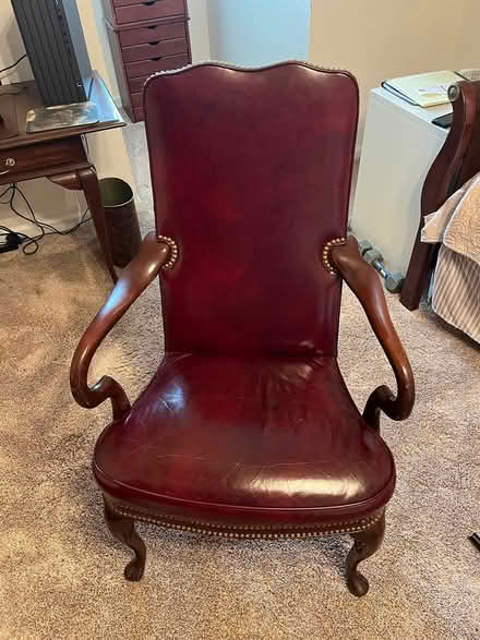 Photo of free One leather armchair (Roswell) #2