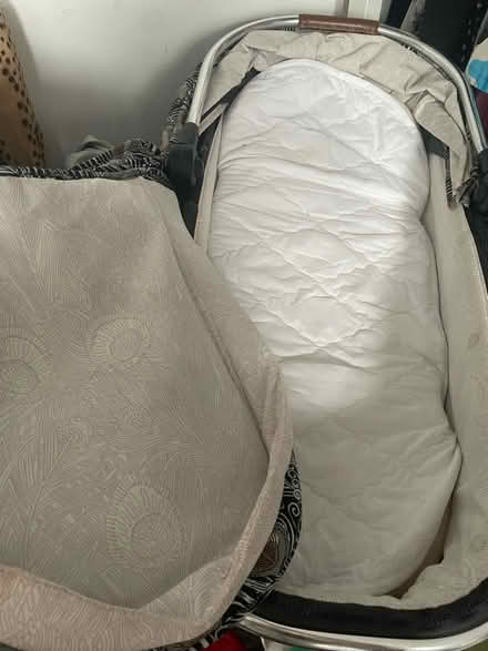 Photo of free Liberty Urbo2 Bassinet Mamas Papas (SE18 Charlton/Woolwich) #3