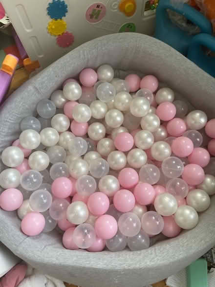 Photo of free Ball Pit with Balls (SE18 Charlton/Woolwich) #1