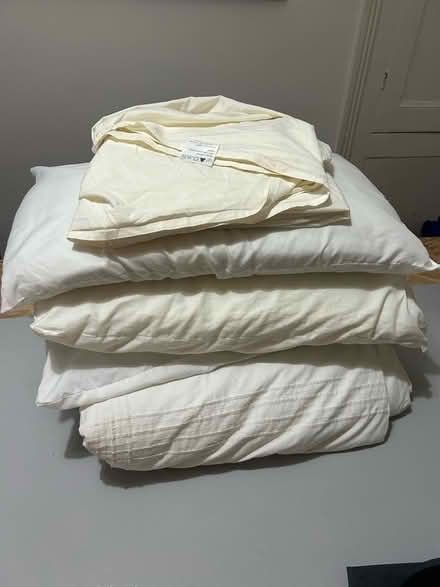 Photo of free King sized duvet and 3 pillows (M32) #1